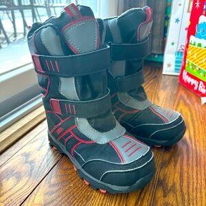 Totes snow boots, sz 1 Youth